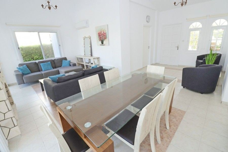 Bungalow in der Nähe eines Sandstrandes in Paphos