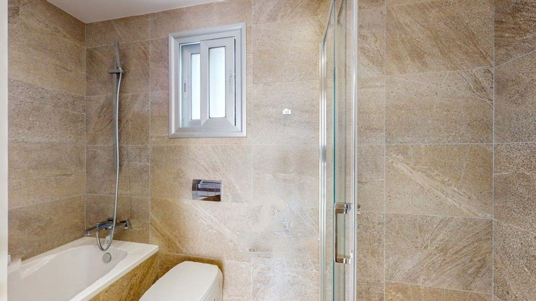 Sea front villa close amenities in Paphos