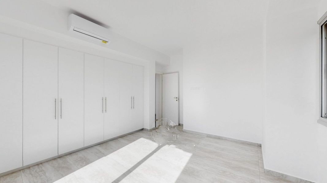 Sea front villa close amenities in Paphos