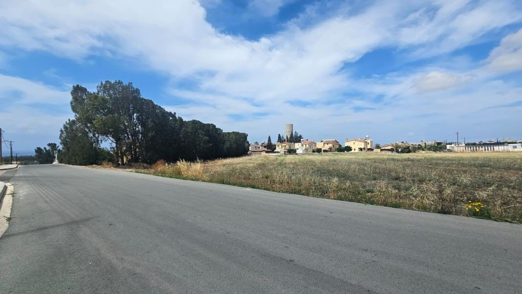 Villa close Golf& Lumio School in Paphos