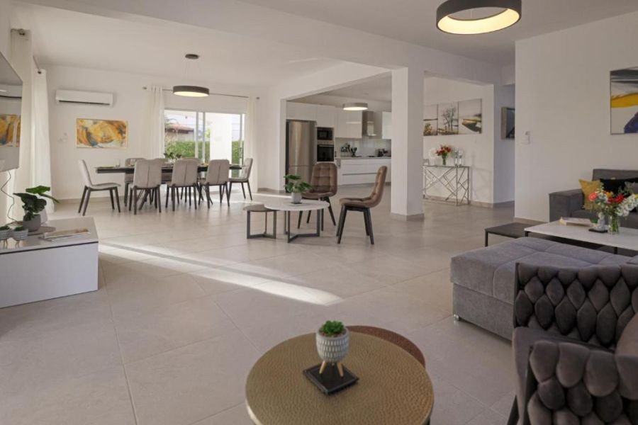 Geräumige Villa am Sandstrand