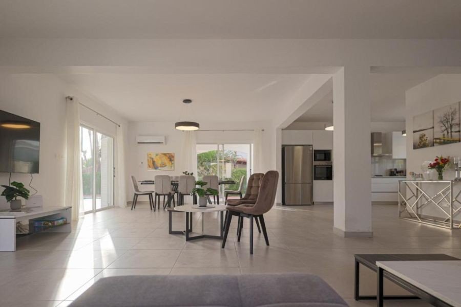 Geräumige Villa am Sandstrand