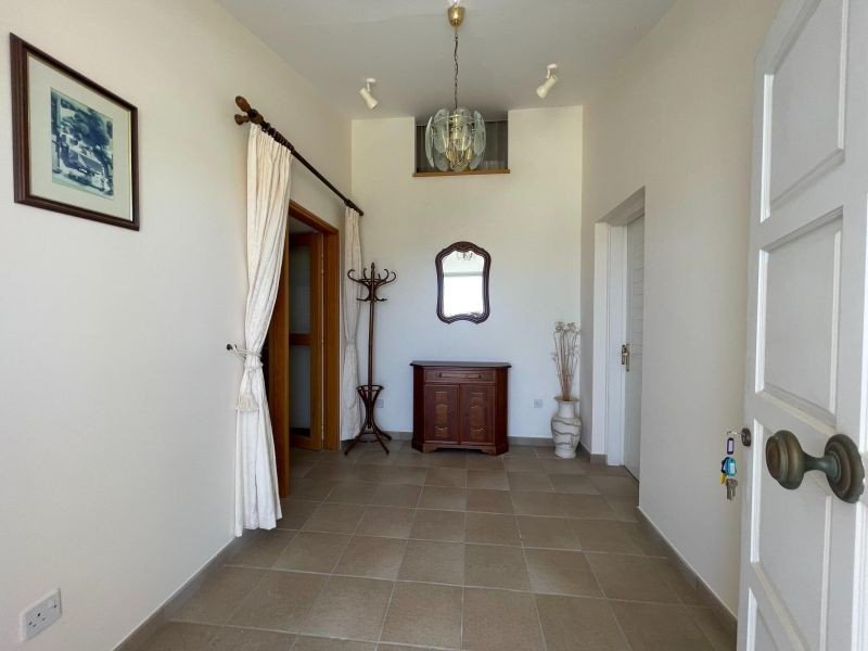 Villa on 2,642 m² Plot with Sea View in Paphos