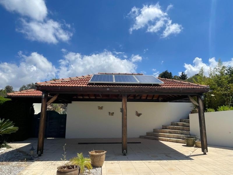 Villa on 2,642 m² Plot with Sea View in Paphos