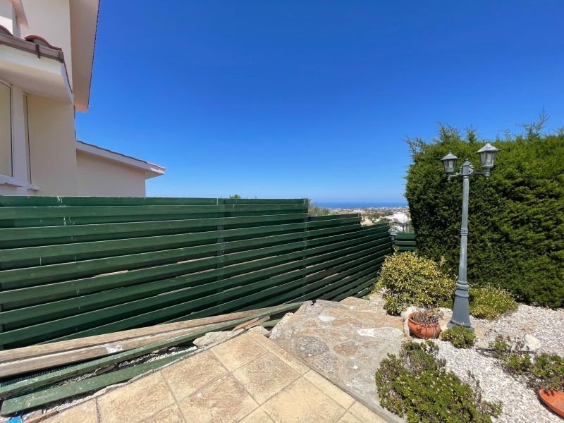 Villa on 2,642 m² Plot with Sea View in Paphos