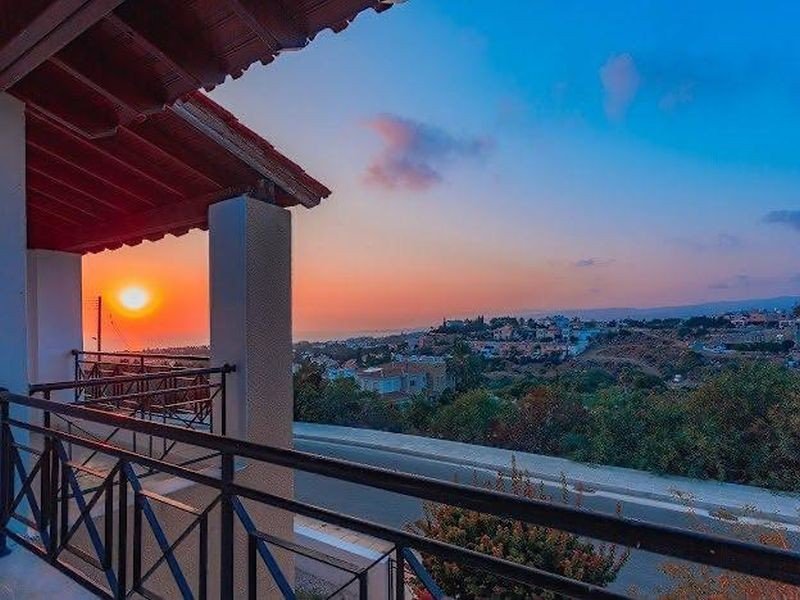 Geräumiges Stadthaus mit Meerblick in Paphos