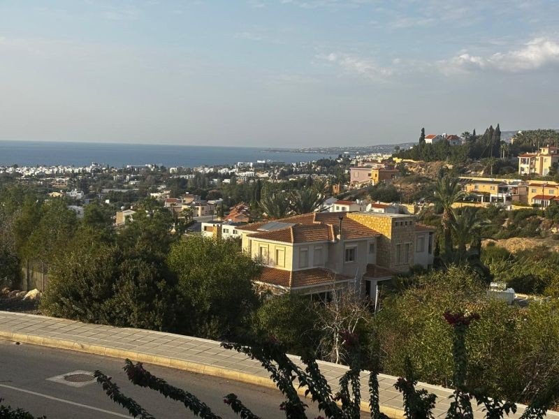 Geräumiges Stadthaus mit Meerblick in Paphos