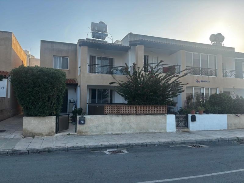 Geräumiges Stadthaus mit Meerblick in Paphos