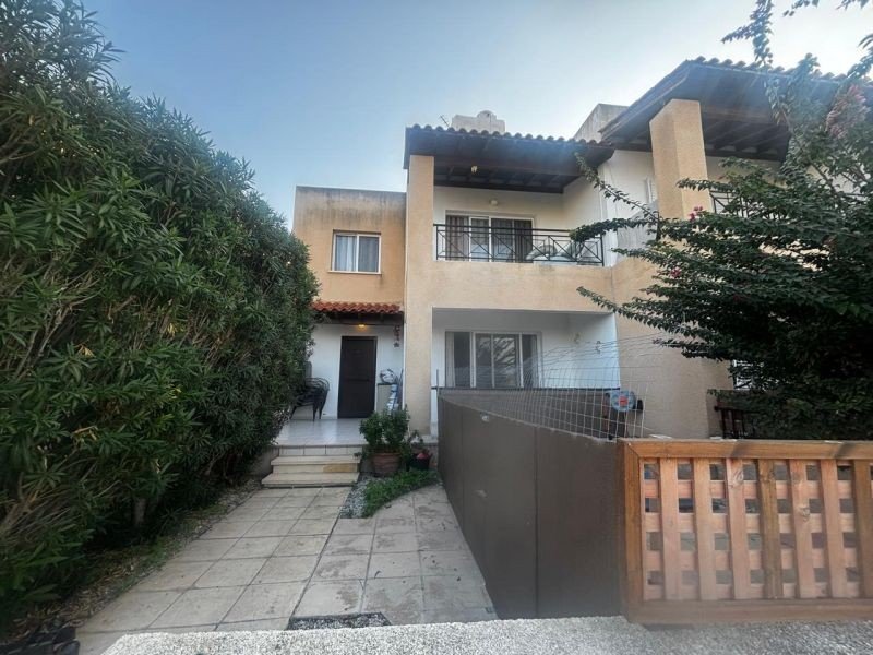 Geräumiges Stadthaus mit Meerblick in Paphos