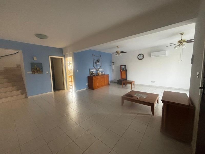 Geräumiges Stadthaus mit Meerblick in Paphos