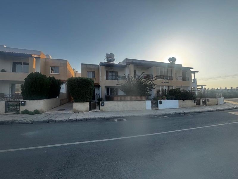 Geräumiges Stadthaus mit Meerblick in Paphos