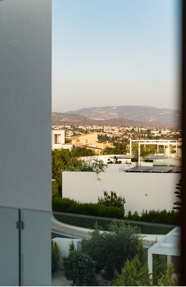 Villa with Roofterrace in Gated Family Complex in Paphos