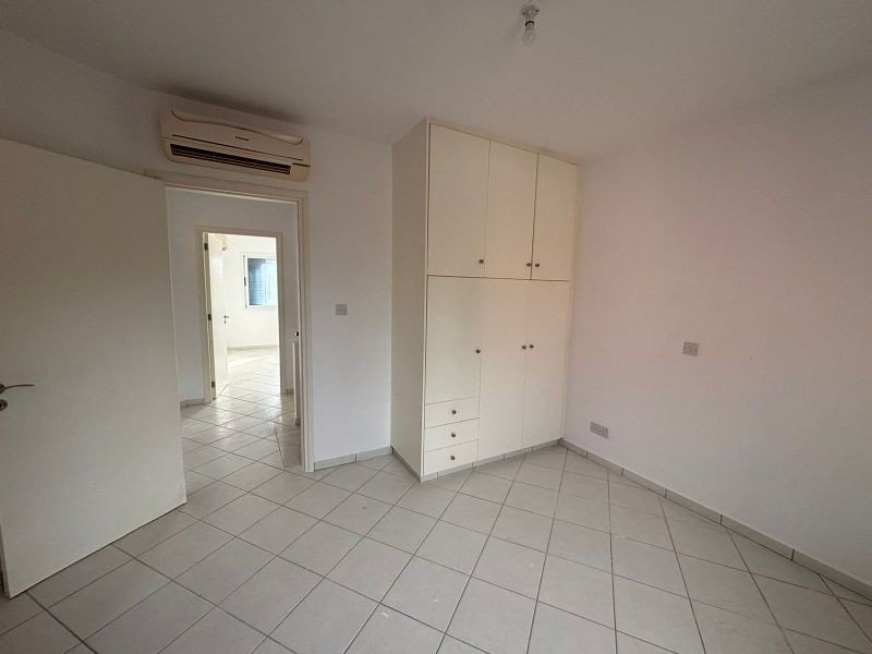 Reihenhaus in einer Anlage in der Landschaft von Paphos