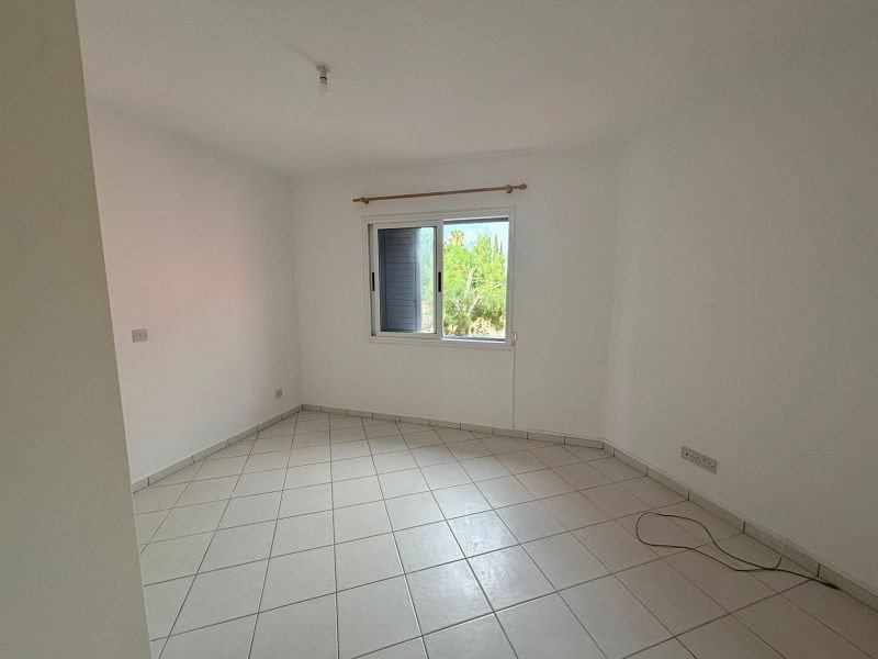 Reihenhaus in einer Anlage in der Landschaft von Paphos