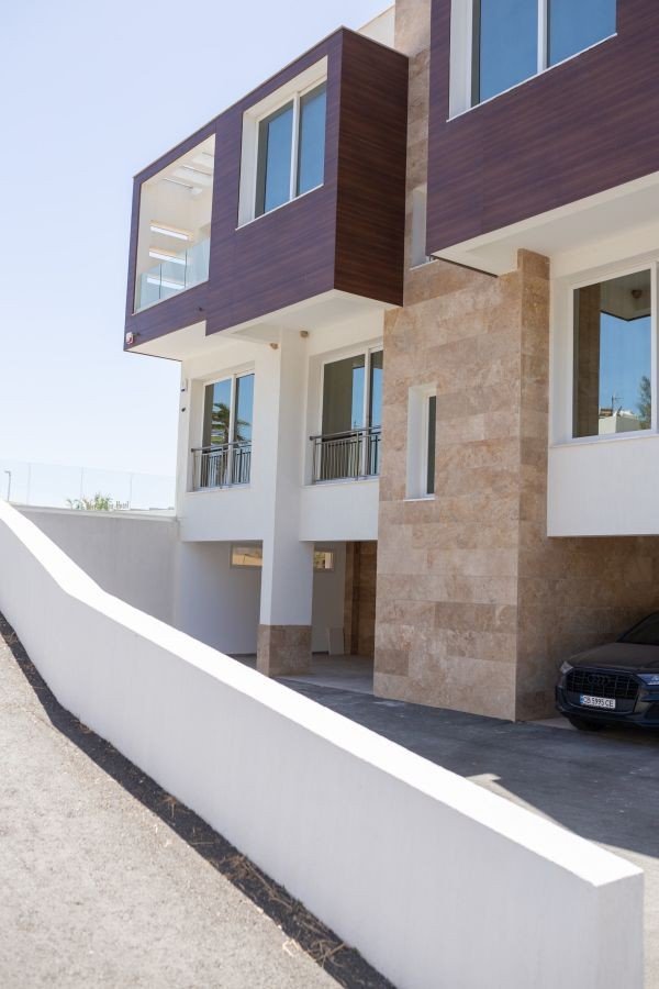 SeaFront house with Private Pool by Beach