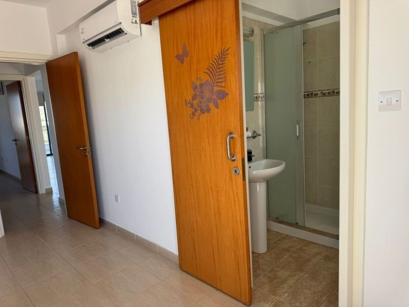 11 Apartments in einem Wohngebäude in Paphos