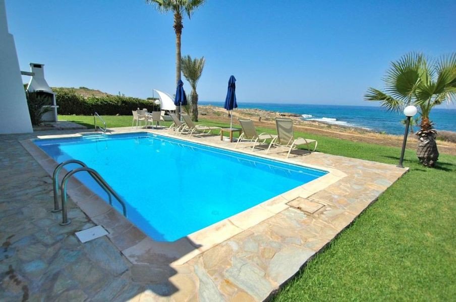 Beachfront villa on large plot in Paphos