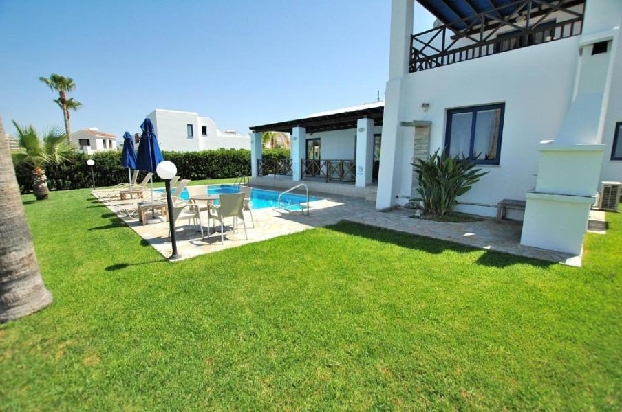 Beachfront villa on large plot in Paphos