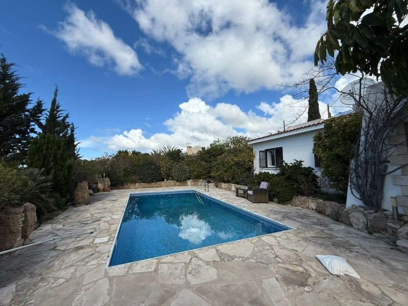Bungalow with Sea Views in Paphos