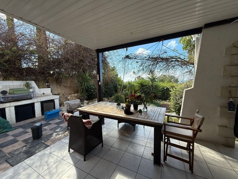 Bungalow with Sea Views in Paphos