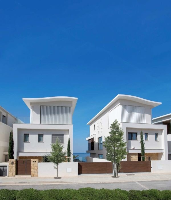 Sea Front Key Ready villa in Paphos