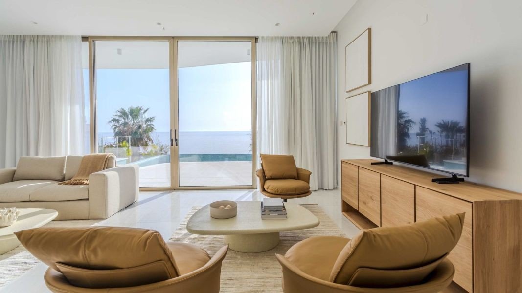Sea Front Key Ready villa in Paphos