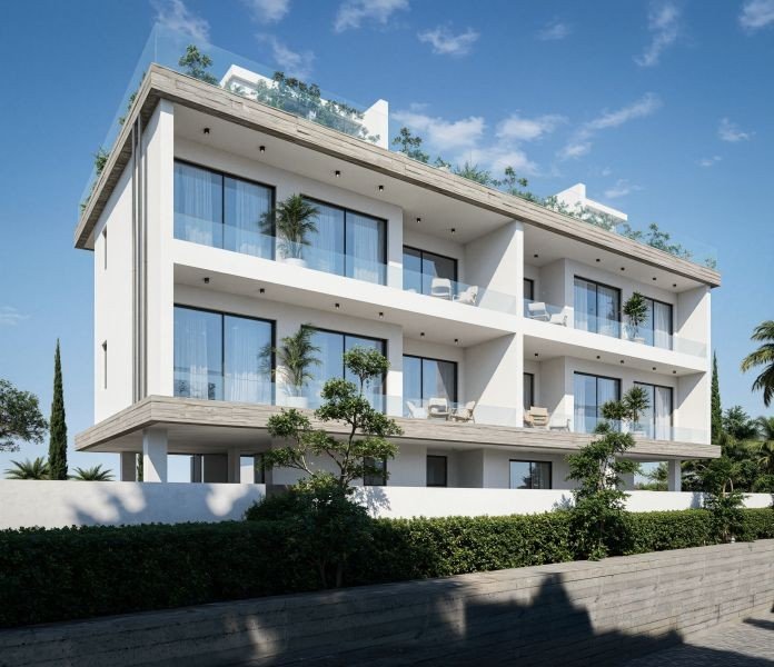 Flat with Roof Terrace by Beach in Paphos