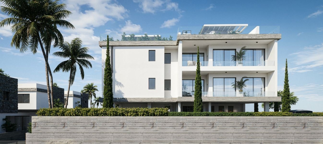 Flat with Roof Terrace by Beach in Paphos