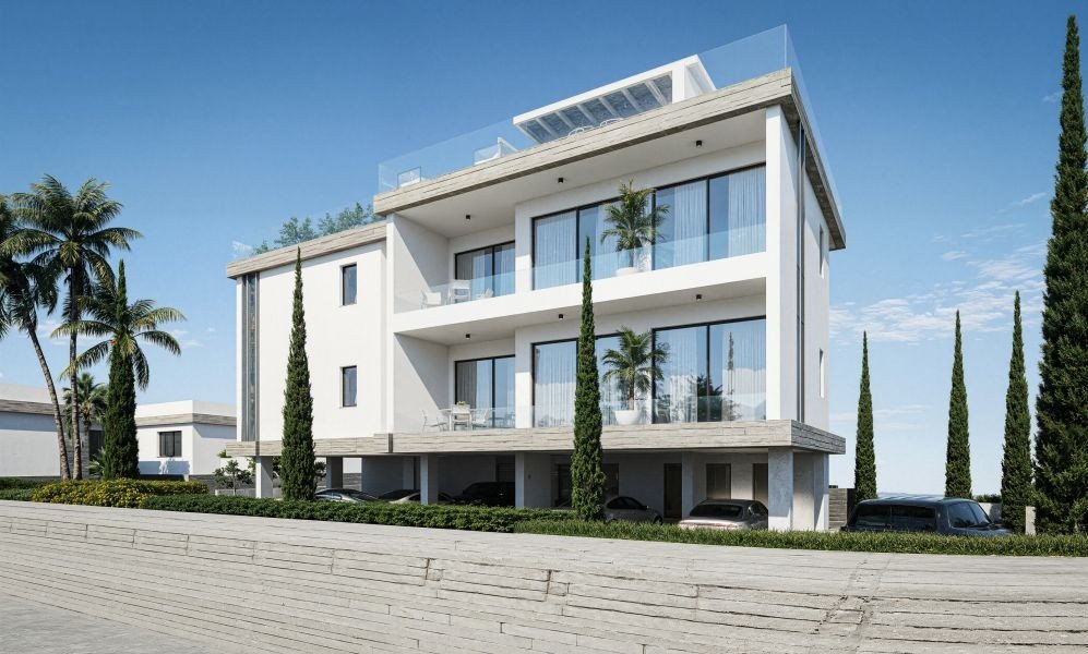 Flat with Roof Terrace by Beach in Paphos