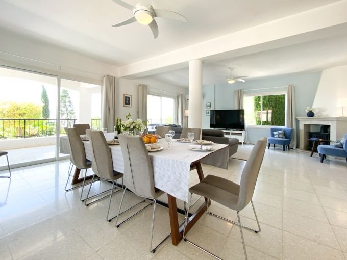 Geräumige Villa mit Meerblick in Paphos