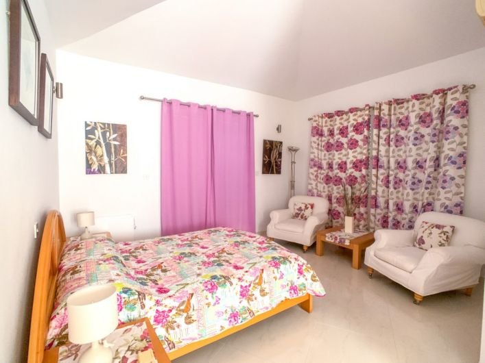 Sea view villa on large plot in Paphos