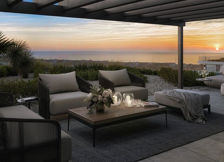 Penthouse in einer Anlage mit Swimmingpool