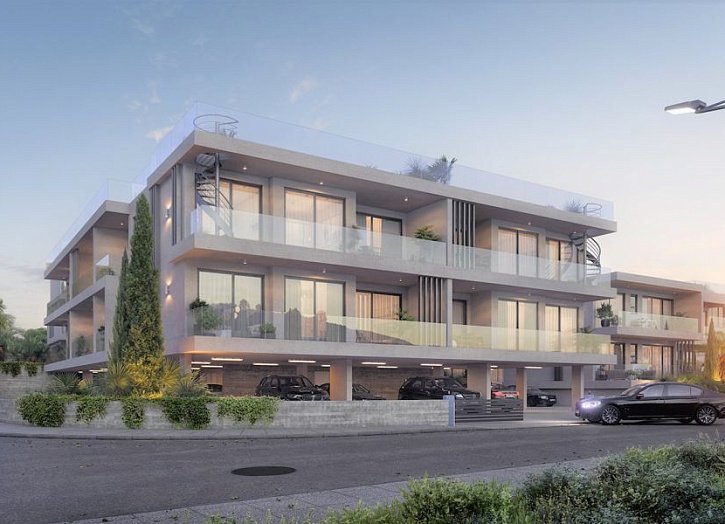 Penthouse in einer Anlage mit Swimmingpool