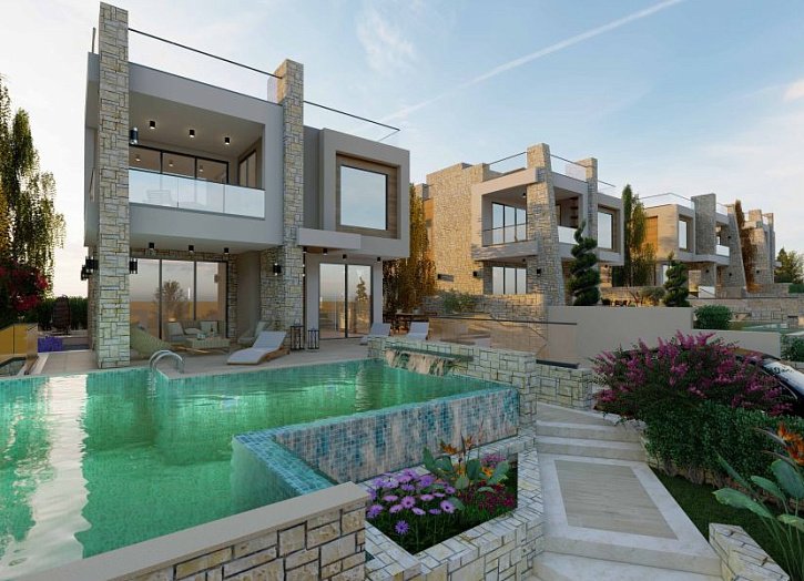 Luxury villa just 100 m from sea