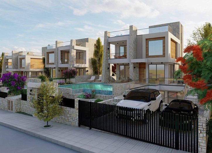 Luxury villa just 100 m from sea