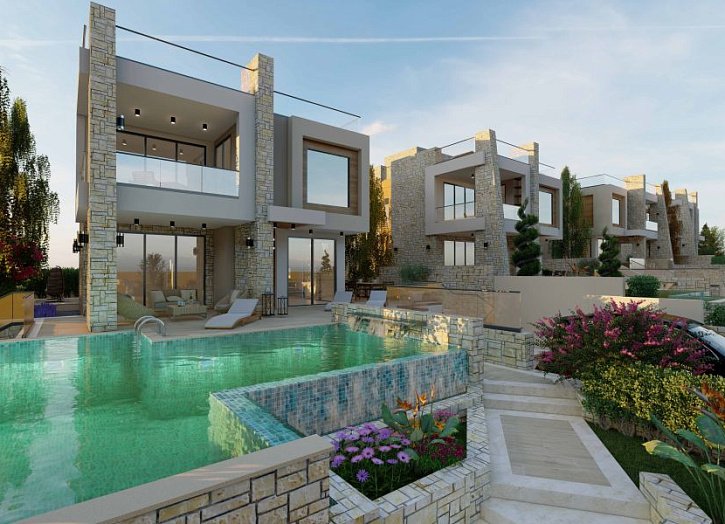 Luxury villa just 100 m from sea