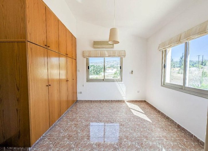Bungalow with sea views on massive plot