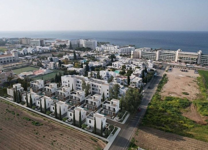 Modern villa 300 m from sandy beach