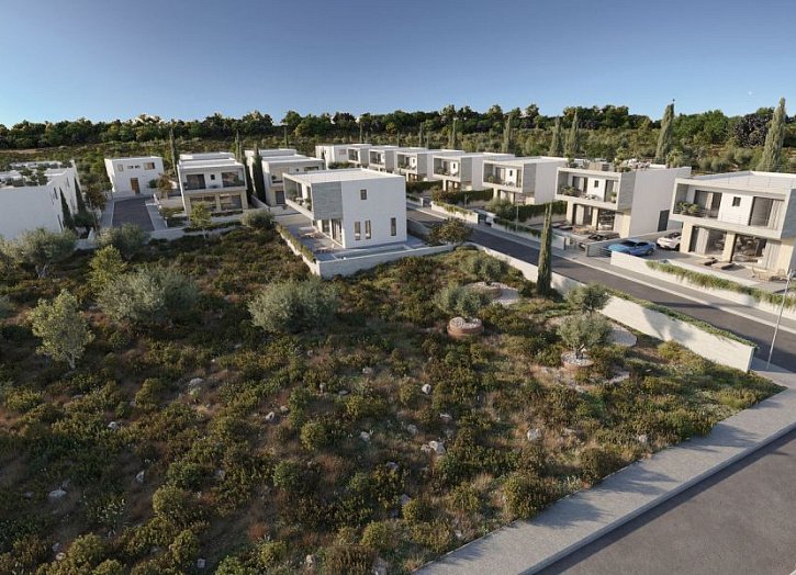 Modern villa close to sea and city
