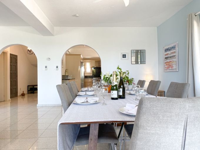 Geräumige Villa mit Meerblick in Paphos