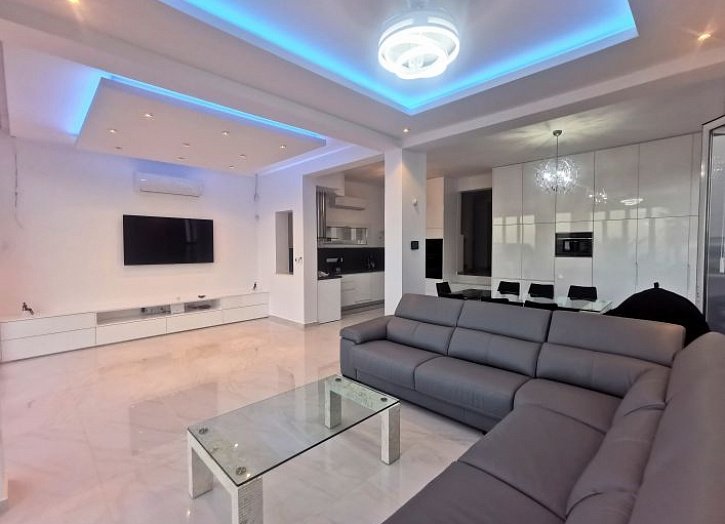 Waterfront villa with access to sea in Paphos