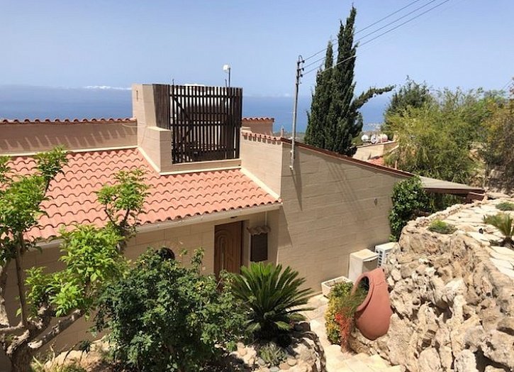 Villa with unobstracted sea views on the hills of Paphos