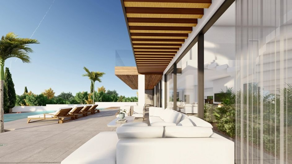 Modern villa steps away from the Sea