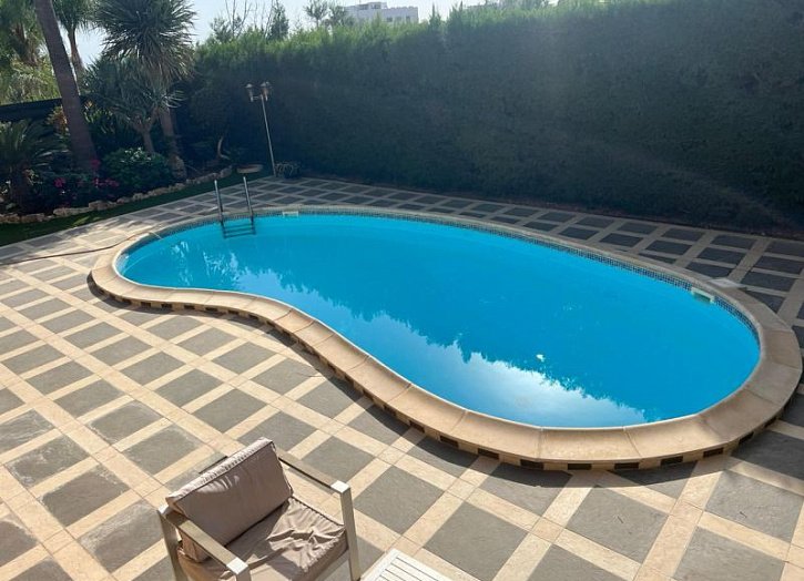 Spacious villa on a large plot