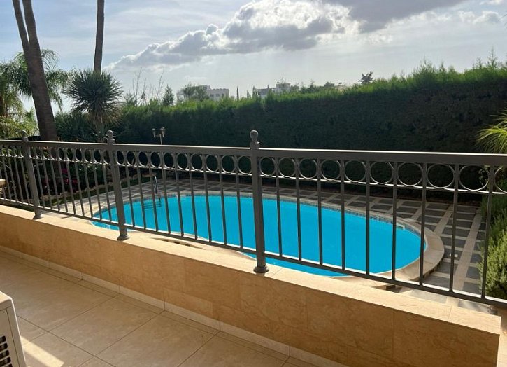Spacious villa on a large plot