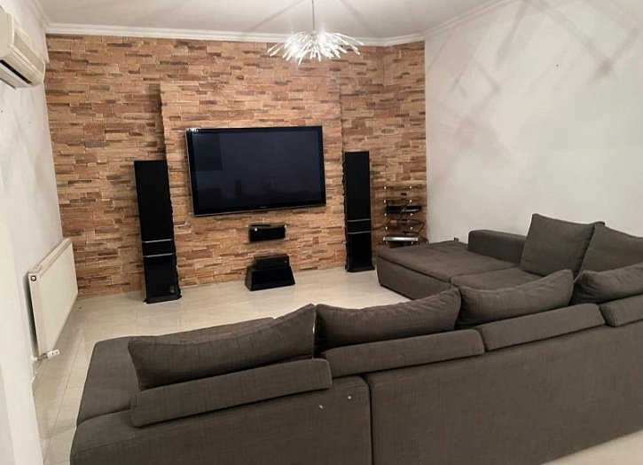 Spacious villa on a large plot