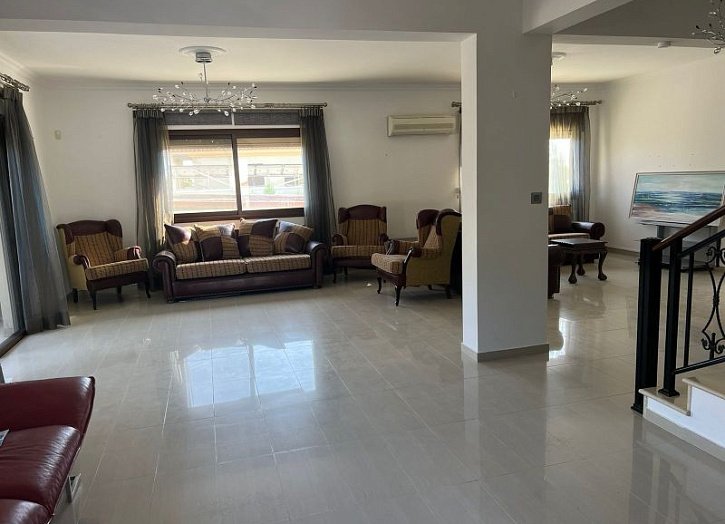 Spacious villa on a large plot