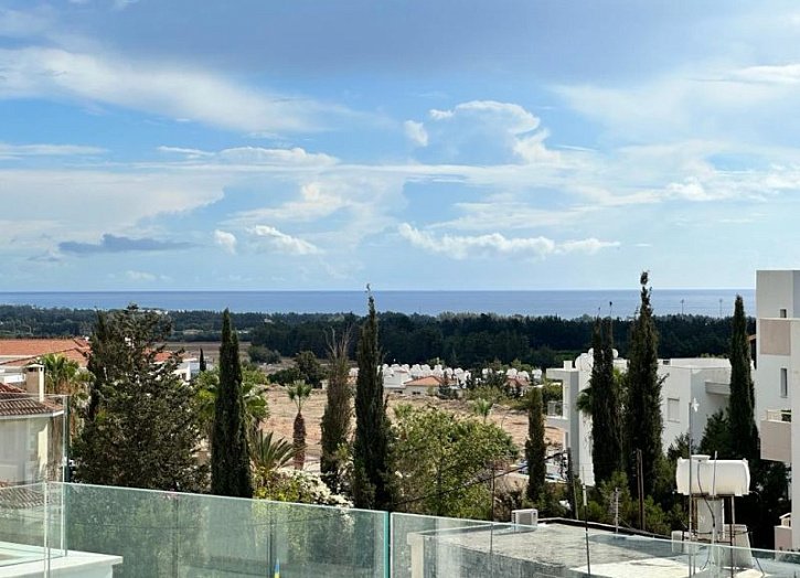 Modern luxury seaview apartment