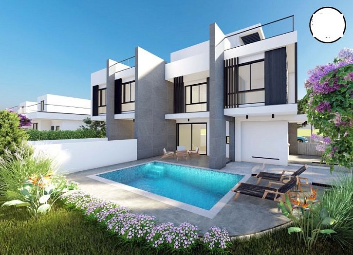 Townhouse with private sw pool close to sea