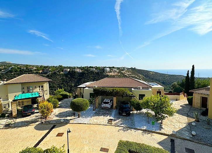 Junior Villa in Adonis Village close to amenities